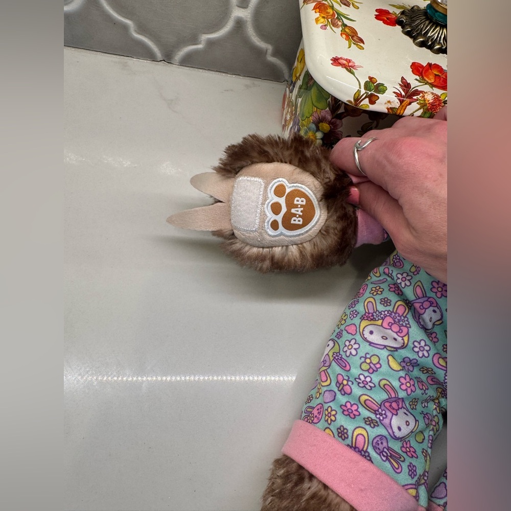 Build-A-Bear Sloth Plush with Outfit – Soft & Clean - Picture 4 of 9